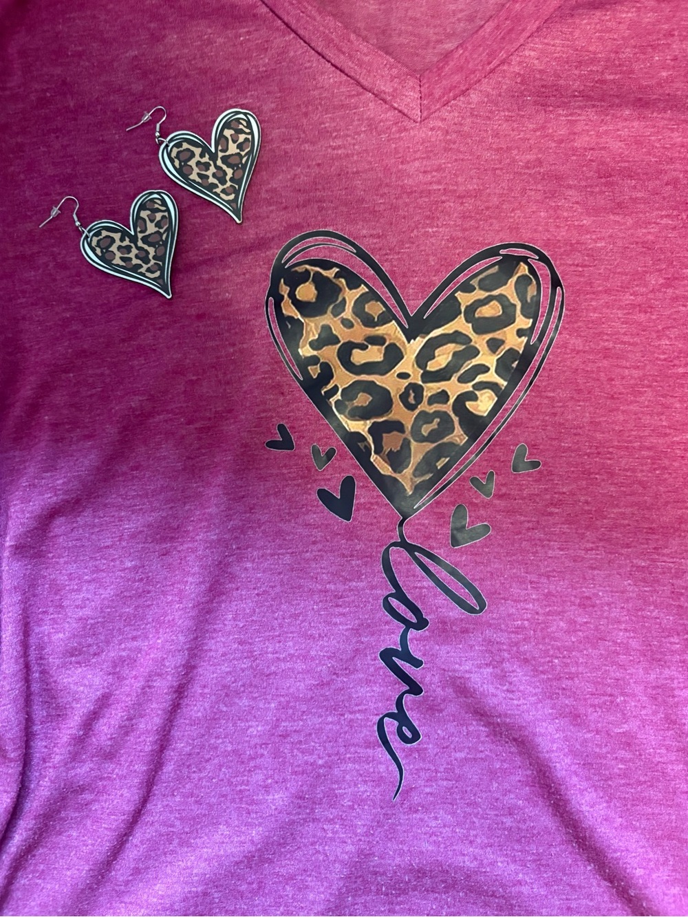 Women’s V-Neck Pink Leopard Heart Graphic Tee With Matching Earrings - Picture 5 of 8